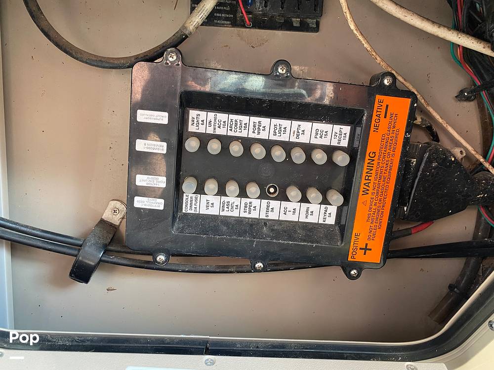 Slide: The Image of Sea Ray 320 Sundancer 2003 - 15494452