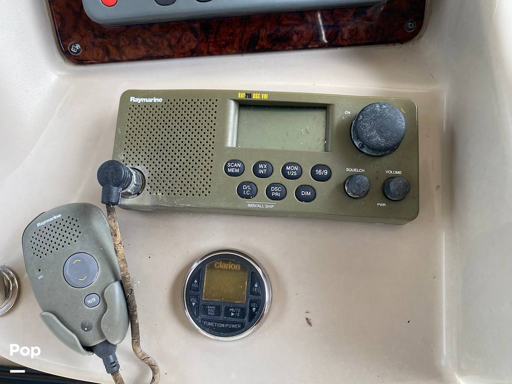 Slide: The Image of Sea Ray 320 Sundancer 2003 - 15494456