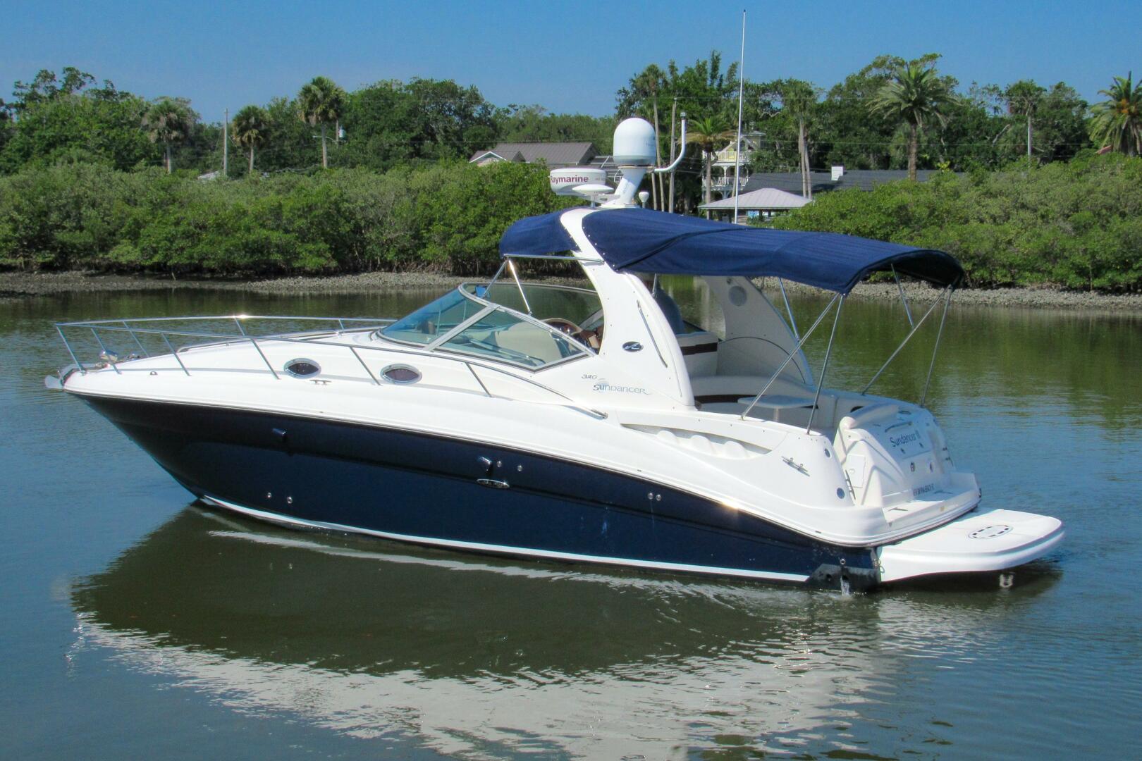 Slide: The Image of Sea Ray 320 Sundancer 2004 - 5350481