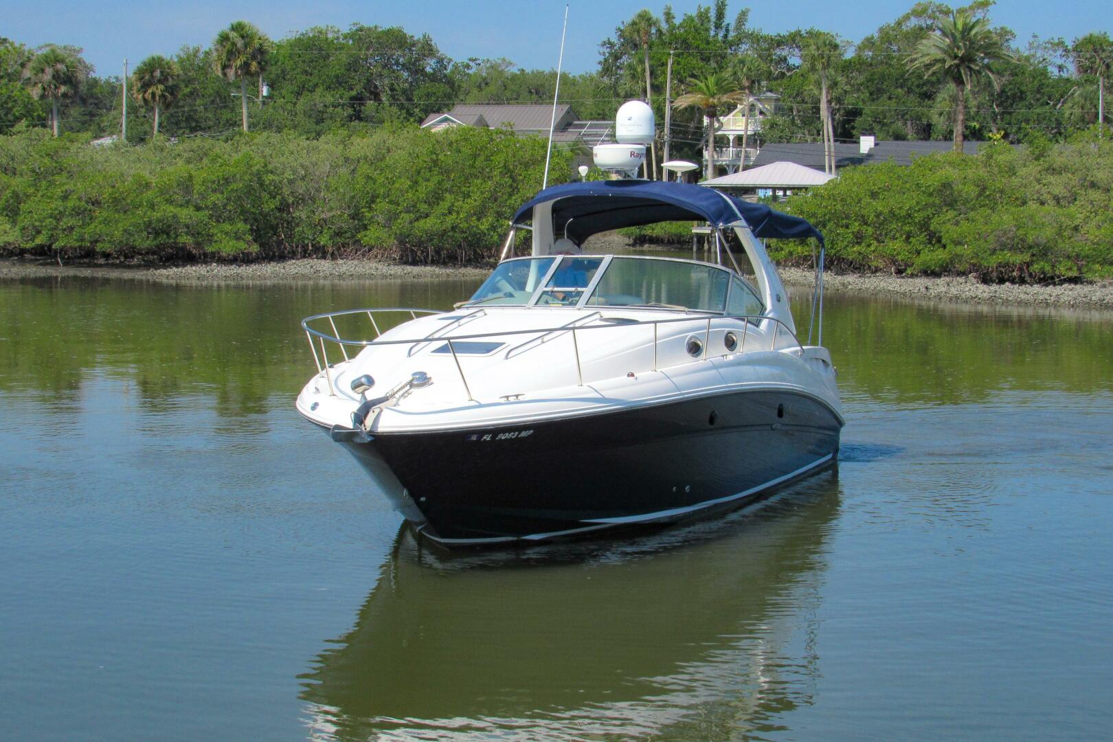 Slide: The Image of Sea Ray 320 Sundancer 2004 - 5350485