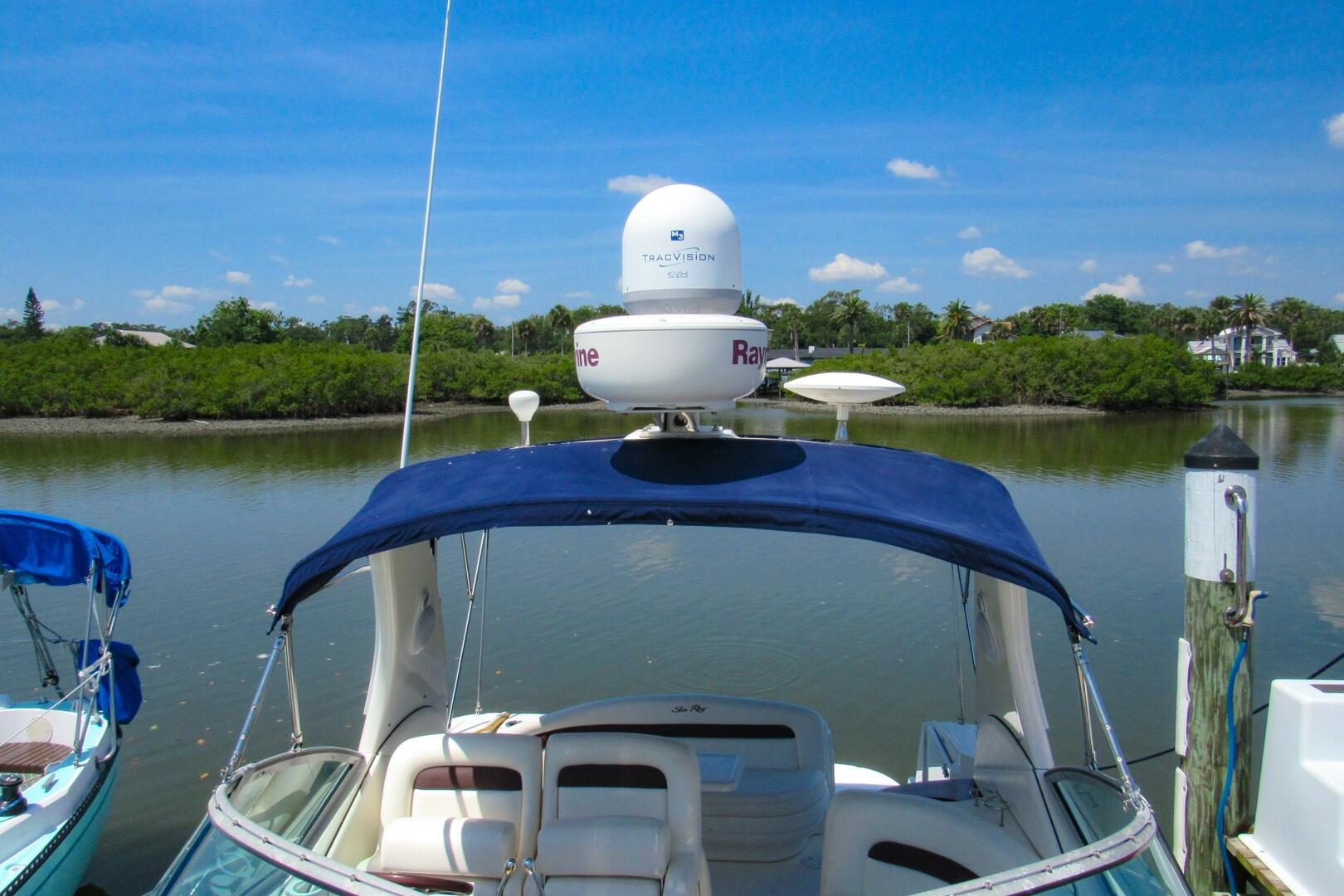 Slide: The Image of Sea Ray 320 Sundancer 2004 - 5350502