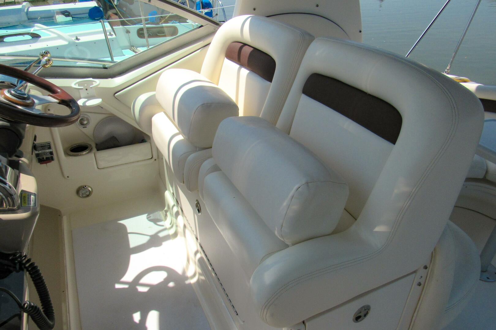 Slide: The Image of Sea Ray 320 Sundancer 2004 - 5350508