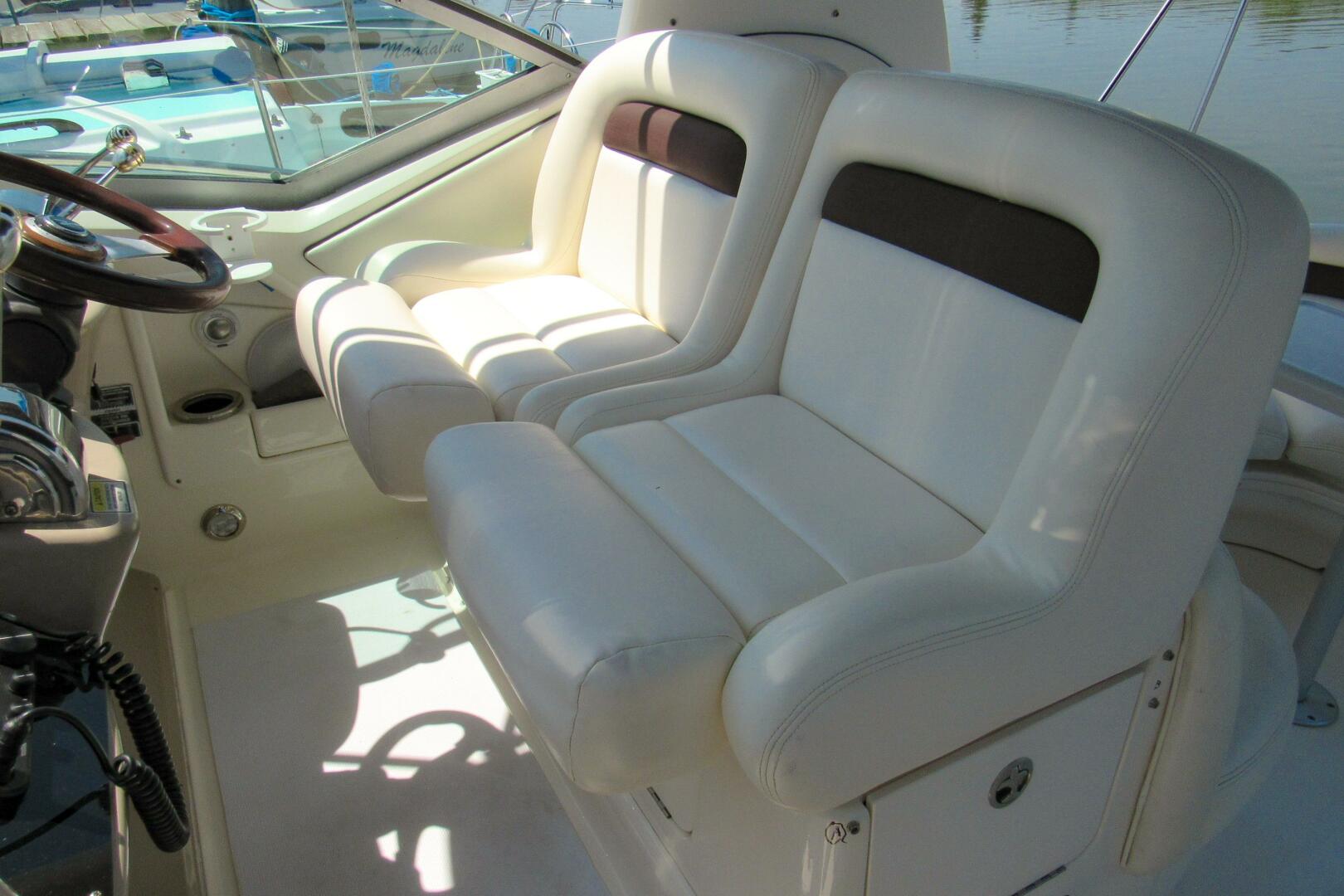 Slide: The Image of Sea Ray 320 Sundancer 2004 - 5350509