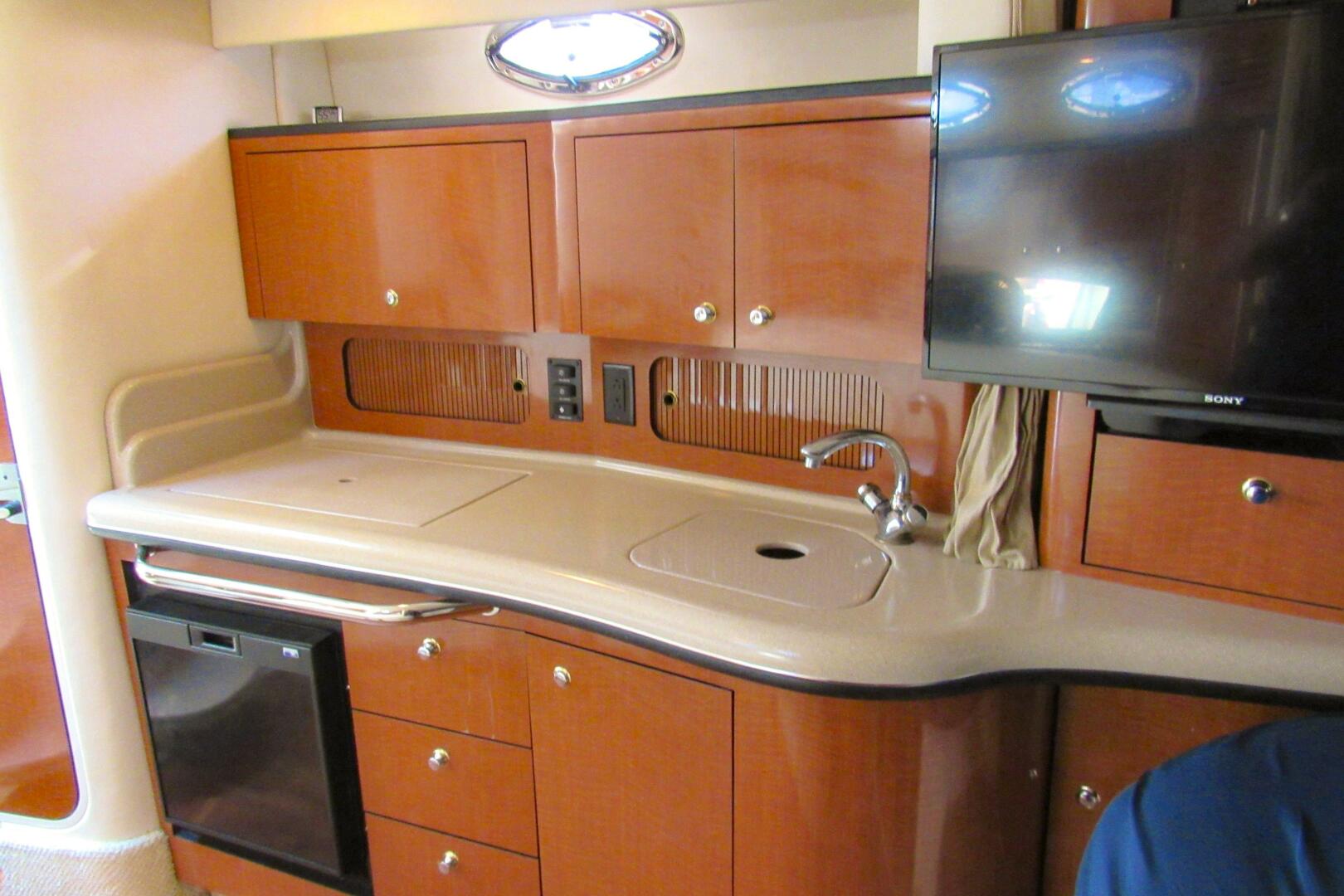 Slide: The Image of Sea Ray 320 Sundancer 2004 - 5350545