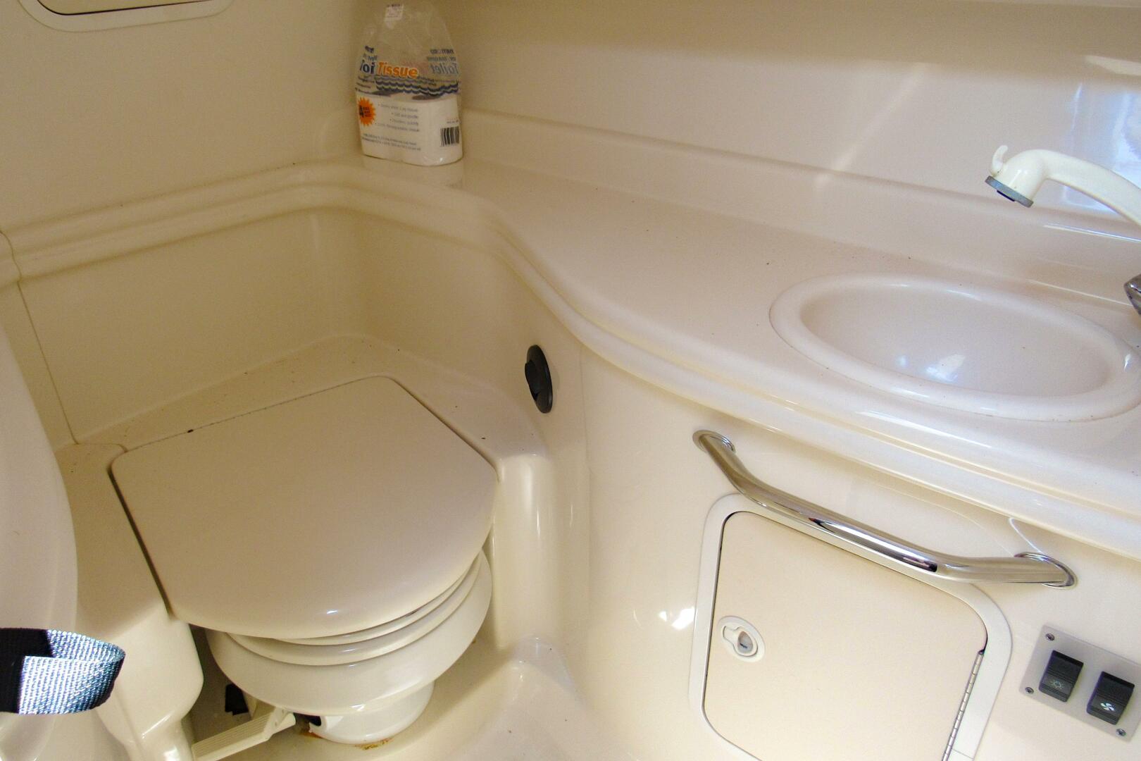 Slide: The Image of Sea Ray 320 Sundancer 2004 - 5350553