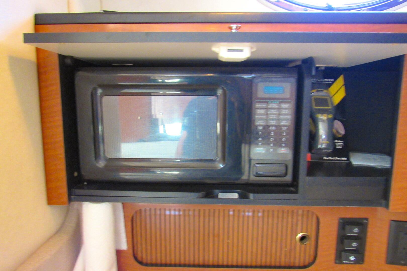 Slide: The Image of Sea Ray 320 Sundancer 2004 - 5350554