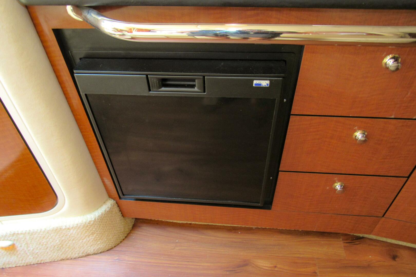 Slide: The Image of Sea Ray 320 Sundancer 2004 - 5350556