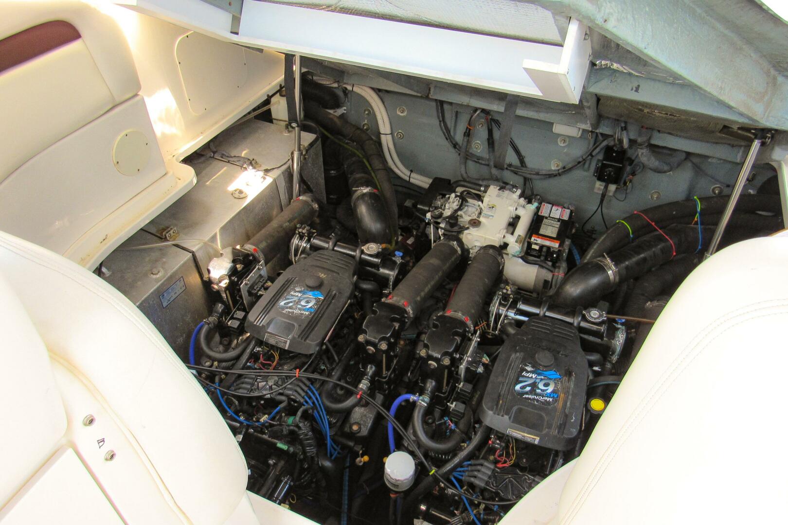 Slide: The Image of Sea Ray 320 Sundancer 2004 - 5350560