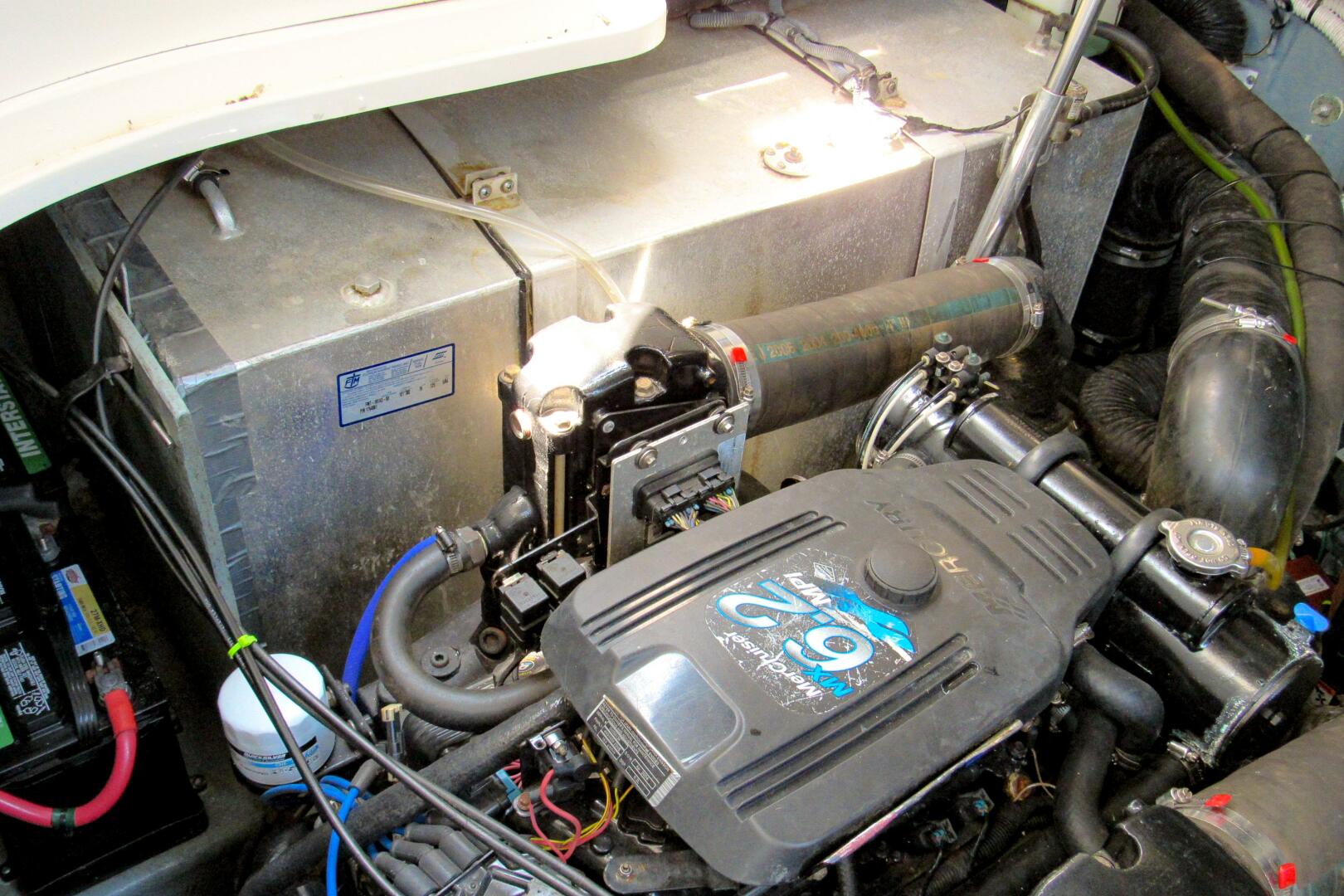 Slide: The Image of Sea Ray 320 Sundancer 2004 - 5350564