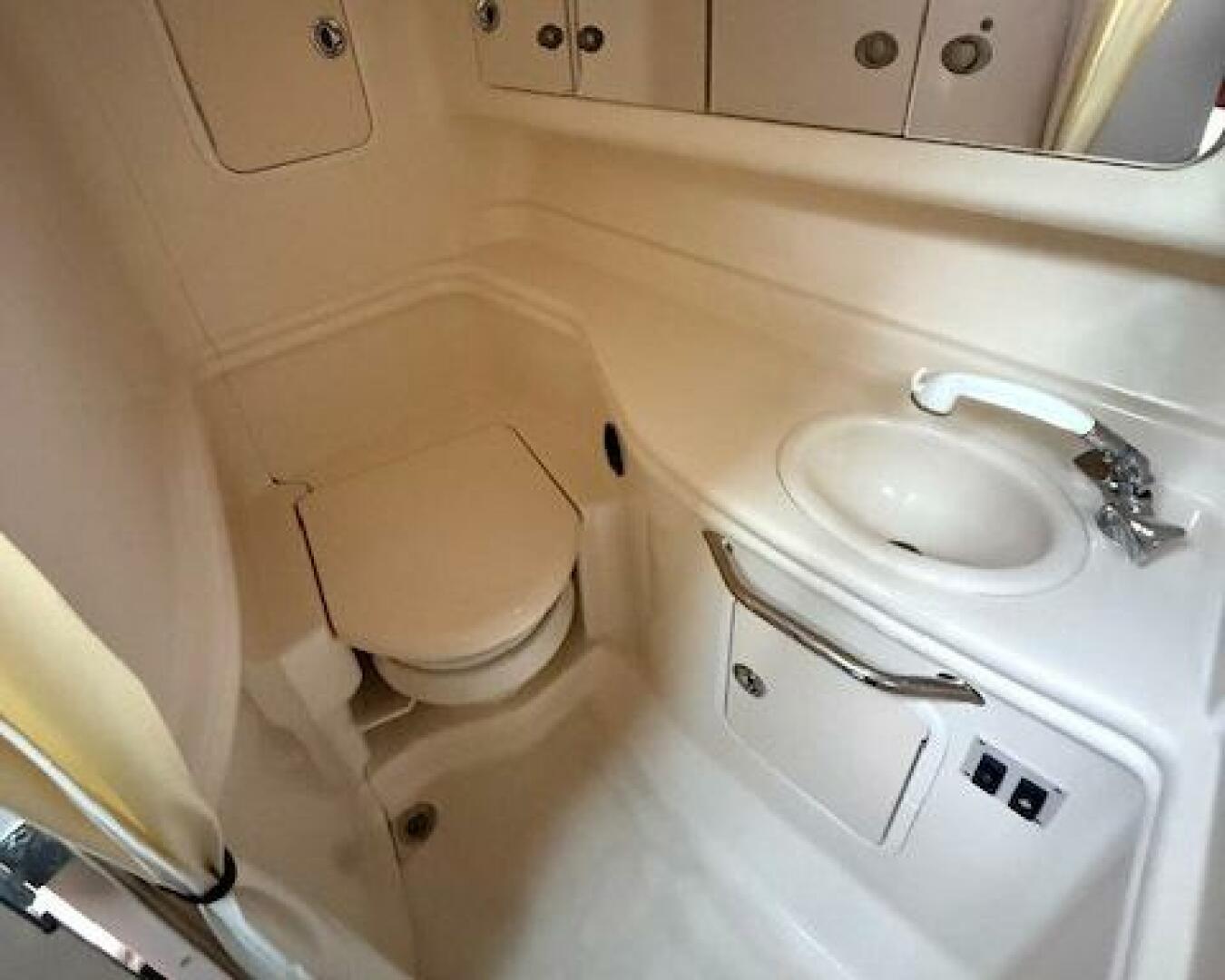 Slide: The Image of Sea Ray 320 Sundancer 2005 - 5316669