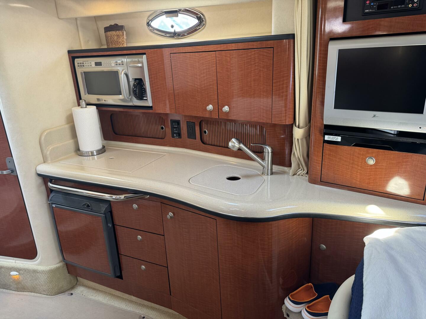 Slide: The Image of Sea Ray 320 Sundancer 2005 - 5459195