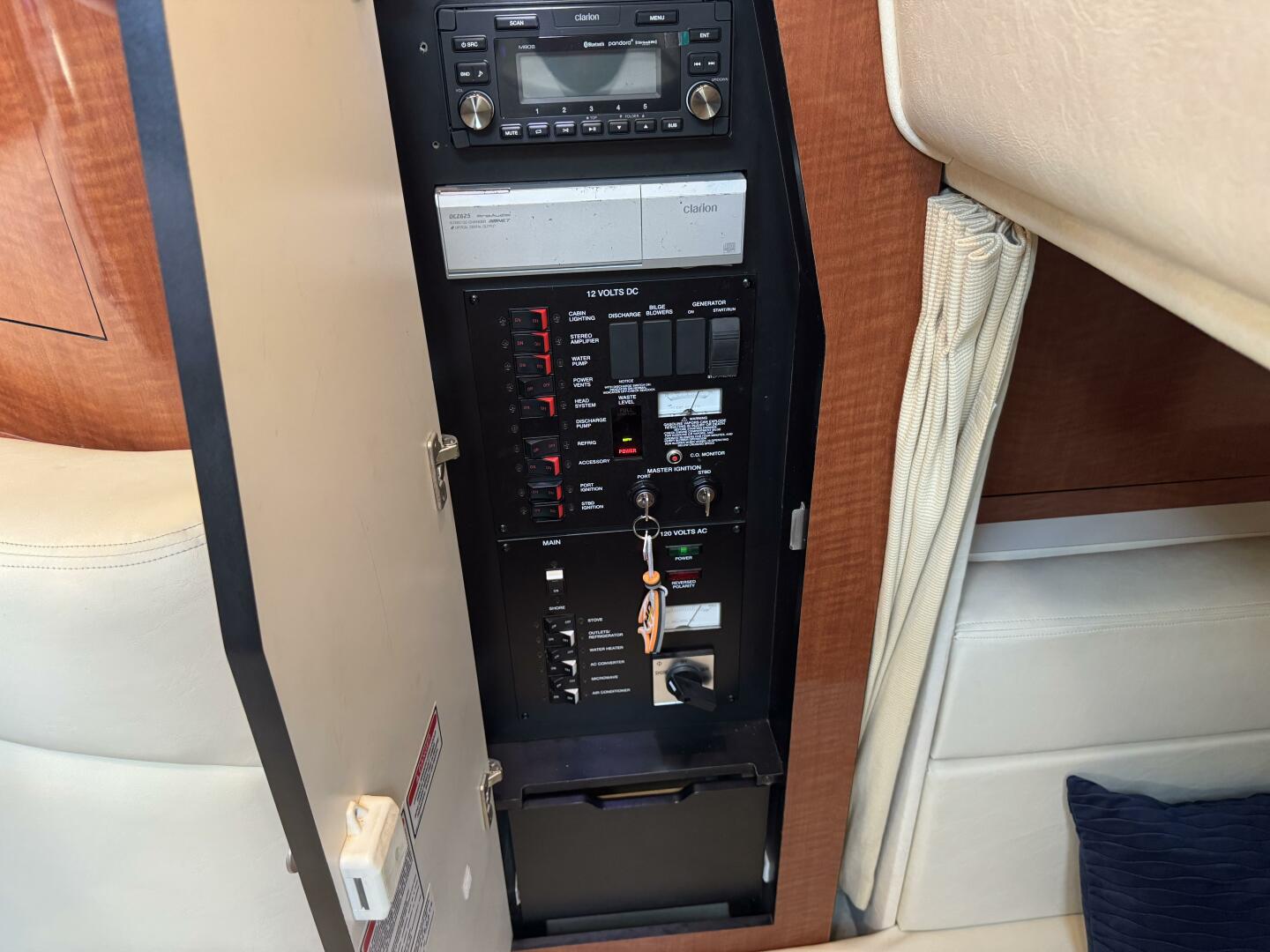 Slide: The Image of Sea Ray 320 Sundancer 2005 - 5459201