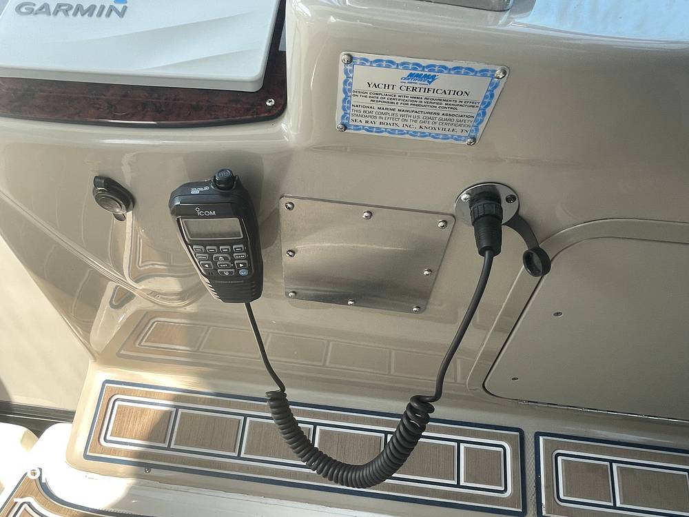 Slide: The Image of Sea Ray 320 Sundancer 2006 - 15572954