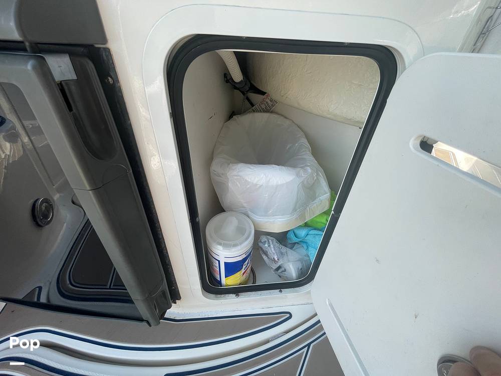 Slide: The Image of Sea Ray 320 Sundancer 2006 - 15572978