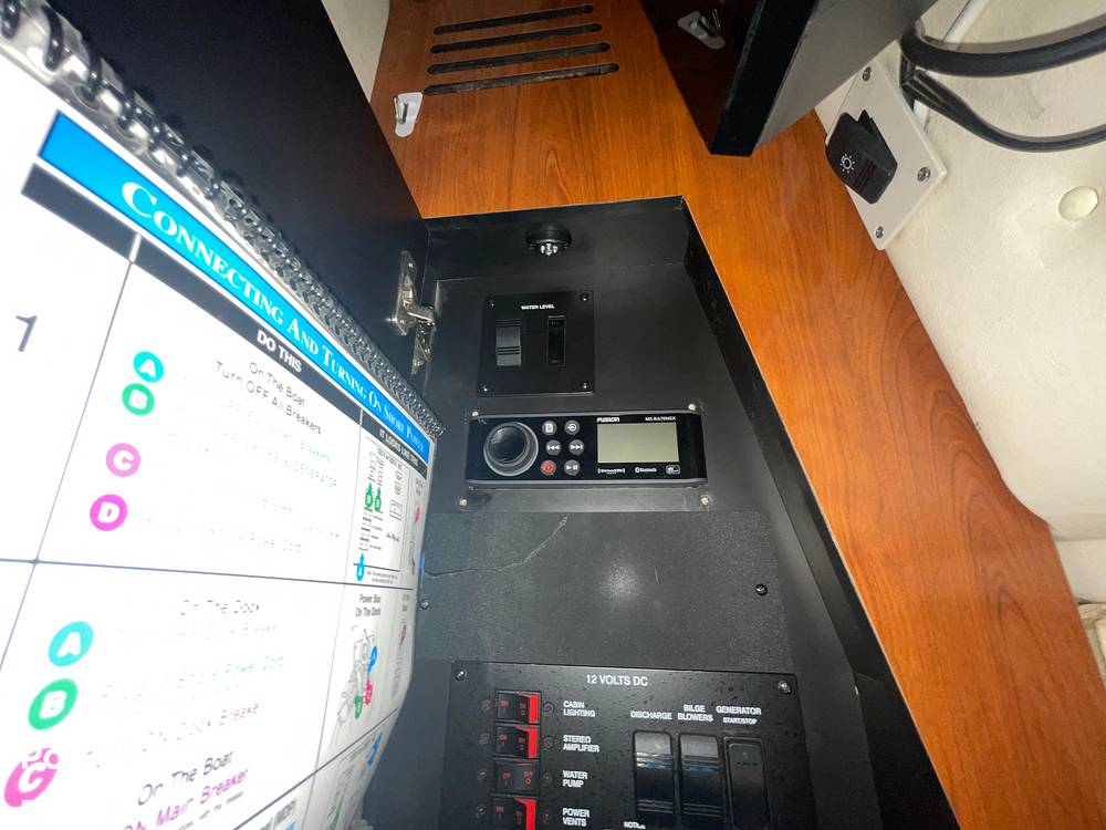 Slide: The Image of Sea Ray 320 Sundancer 2006 - 15573127