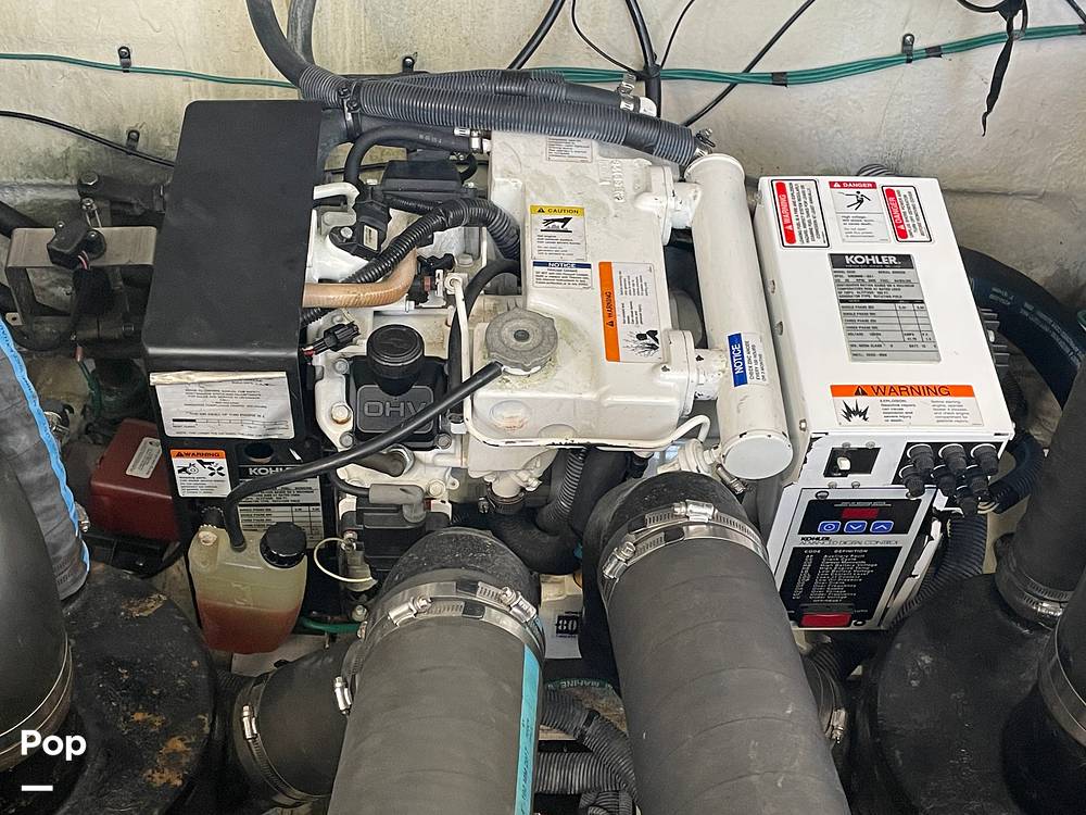 Slide: The Image of Sea Ray 320 Sundancer 2006 - 15573571