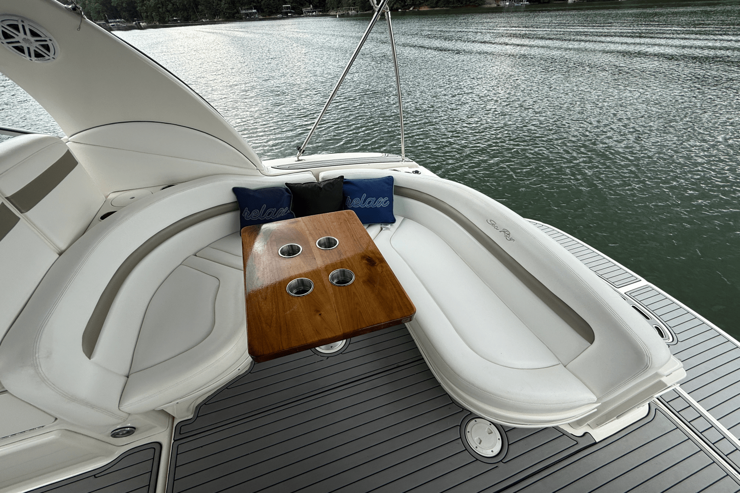 Slide: The Image of Sea Ray 320 Sundancer 2006 - 16