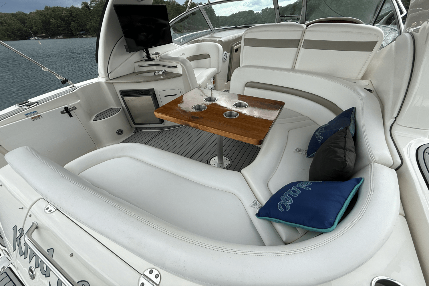 Slide: The Image of Sea Ray 320 Sundancer 2006 - 18