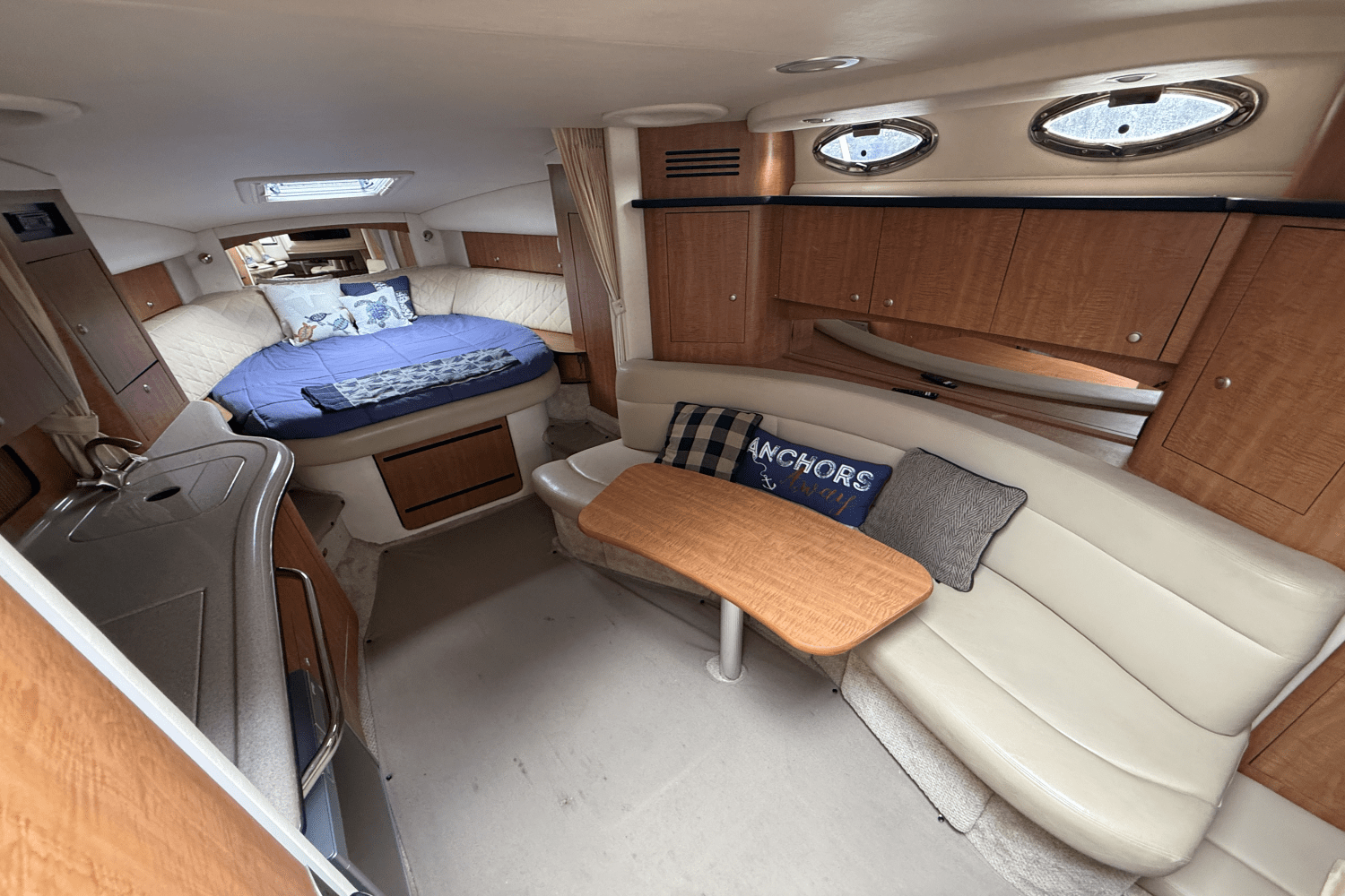 Slide: The Image of Sea Ray 320 Sundancer 2006 - 24