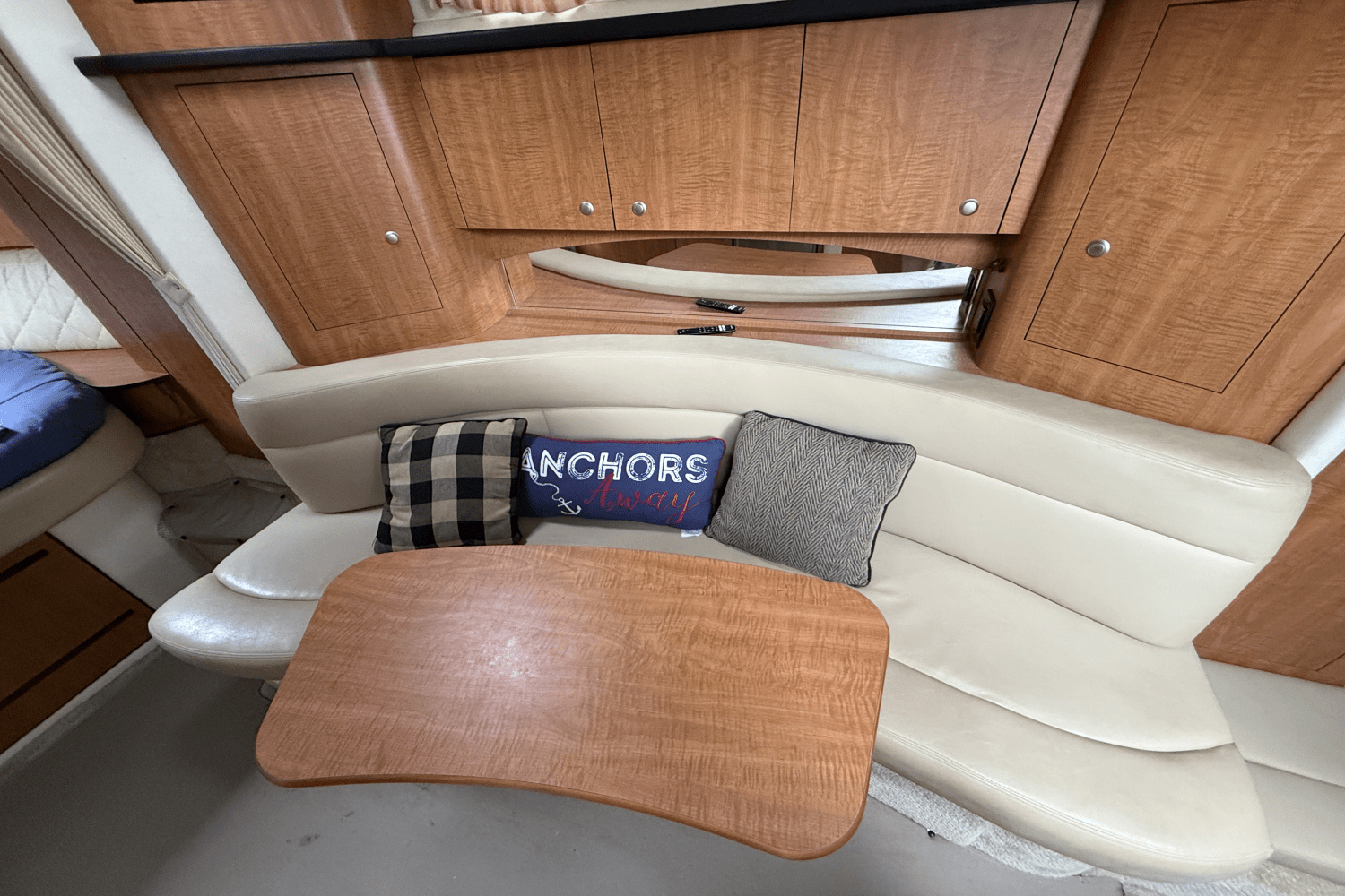 Slide: The Image of Sea Ray 320 Sundancer 2006 - 25