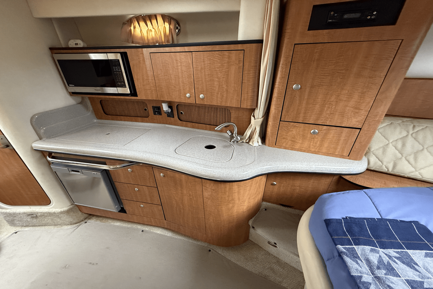Slide: The Image of Sea Ray 320 Sundancer 2006 - 27