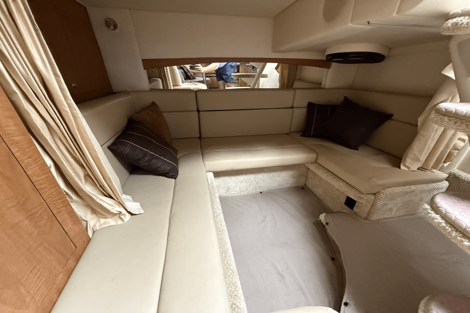 Slide: The Image of Sea Ray 320 Sundancer 2006 - 28