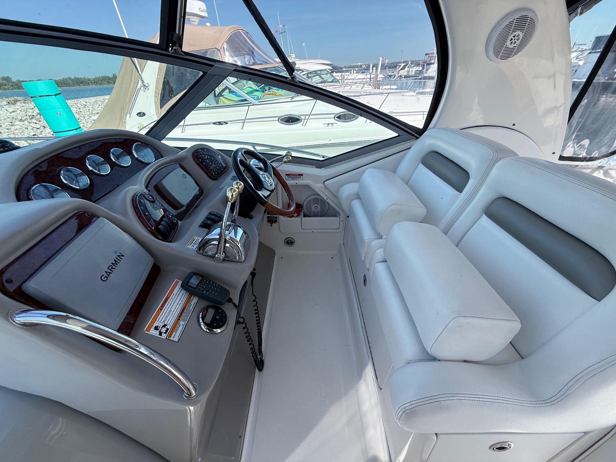 Slide: The Image of Sea Ray 320 SUNDANCER 2007 - 8