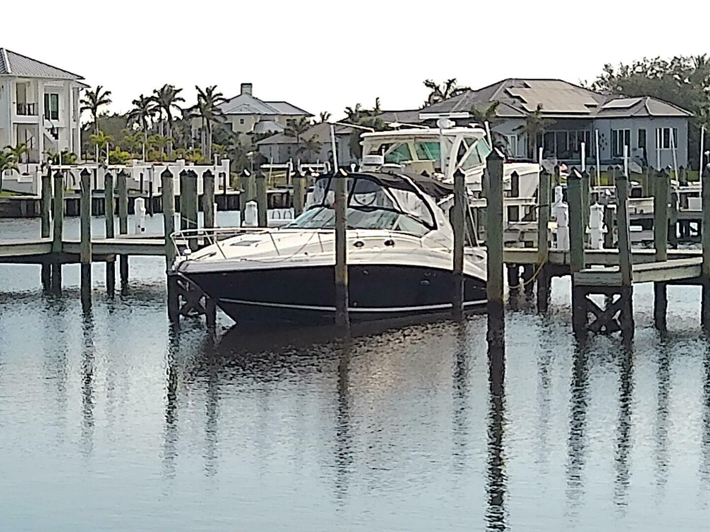 Slide: The Image of Sea Ray 320 Sundancer 2008 - 4950267