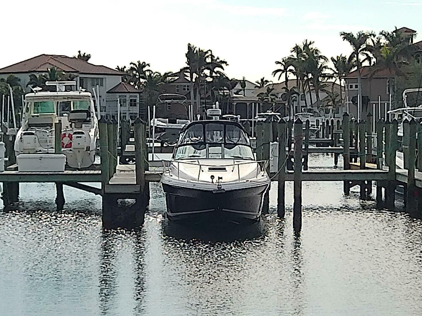 Slide: The Image of Sea Ray 320 Sundancer 2008 - 4950269