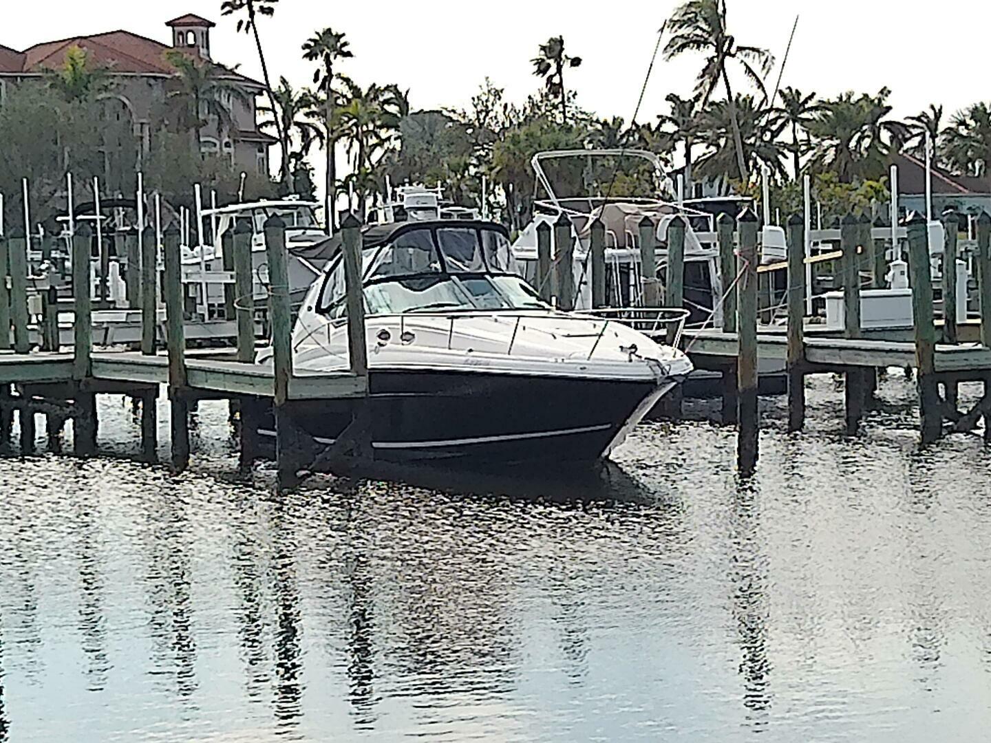 Slide: The Image of Sea Ray 320 Sundancer 2008 - 4950271