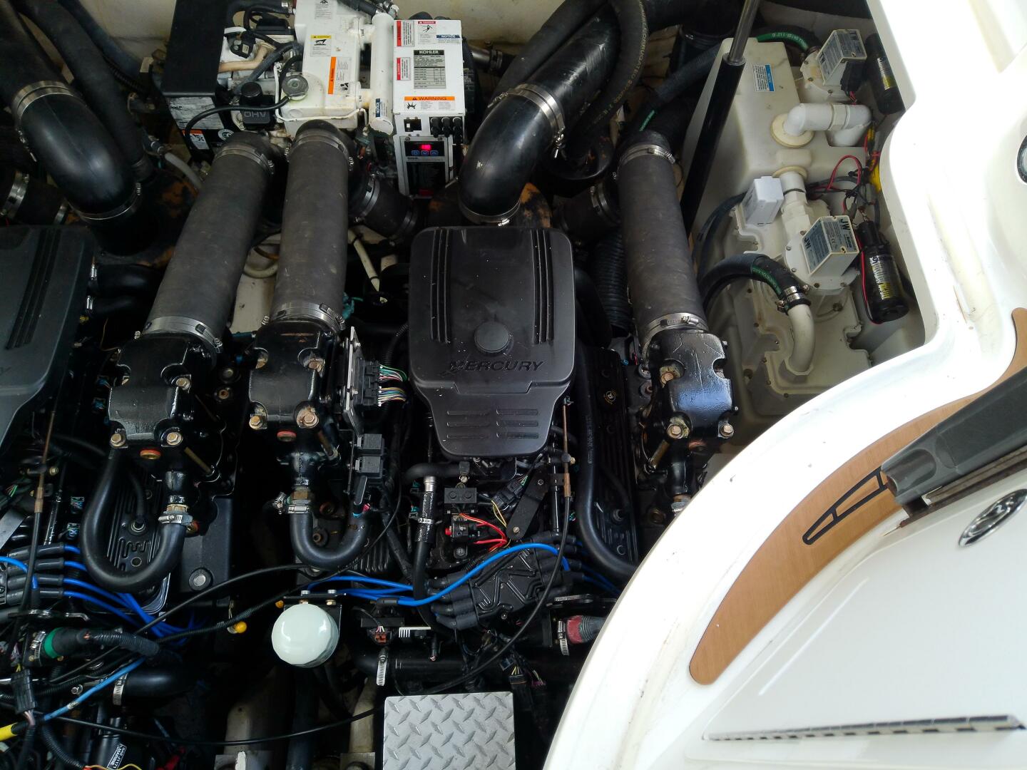 Slide: The Image of Sea Ray 320 Sundancer 2008 - 4950277