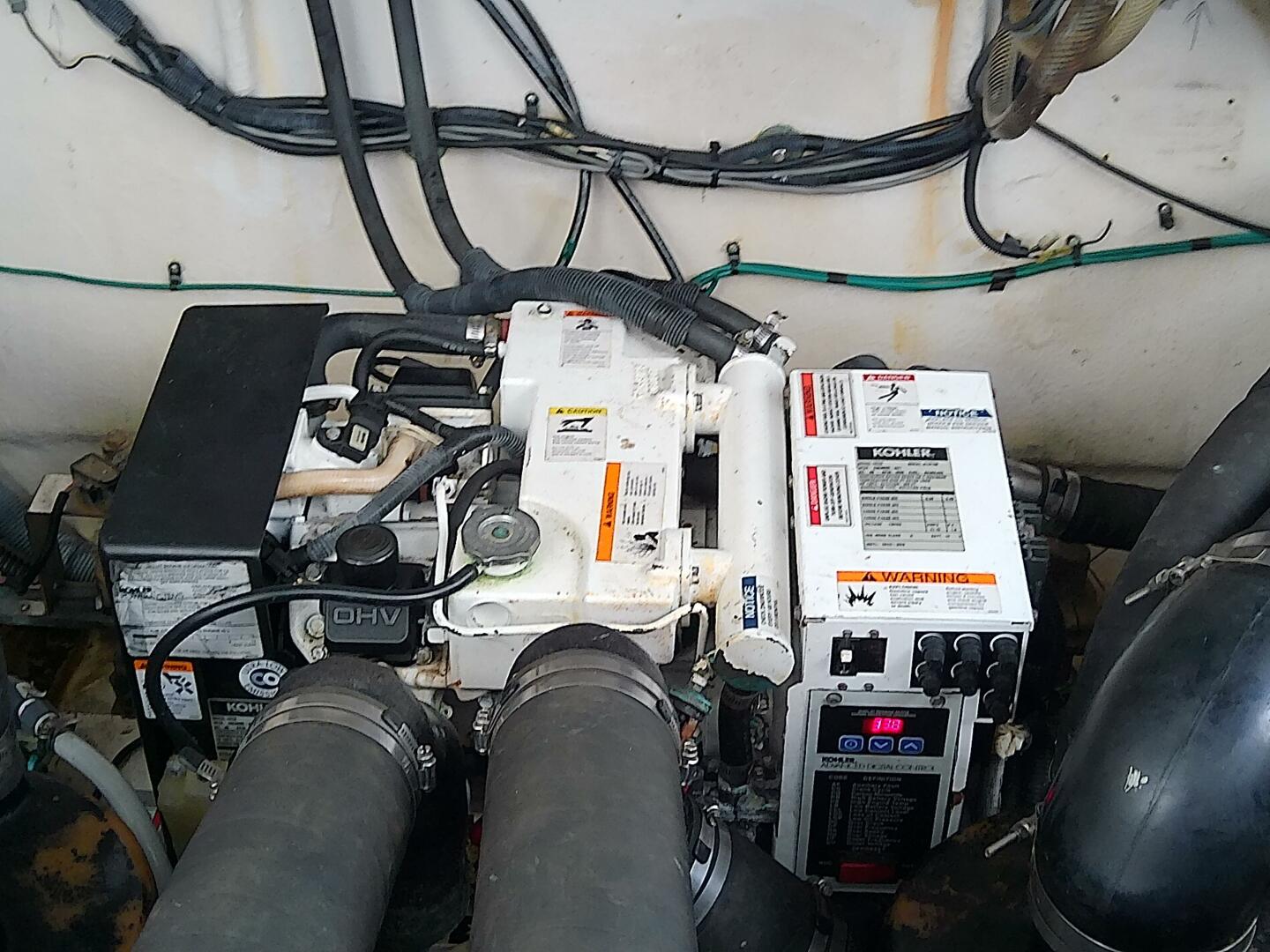 Slide: The Image of Sea Ray 320 Sundancer 2008 - 4950281