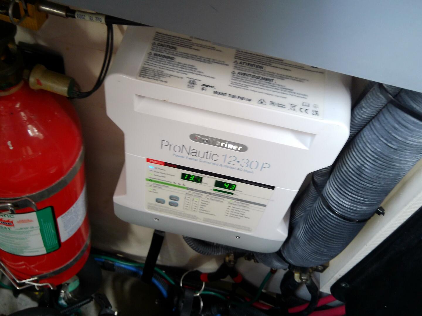 Slide: The Image of Sea Ray 320 Sundancer 2008 - 4950293