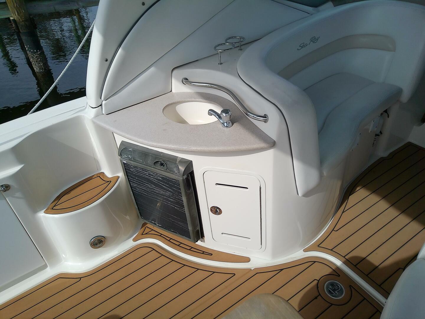 Slide: The Image of Sea Ray 320 Sundancer 2008 - 4950299