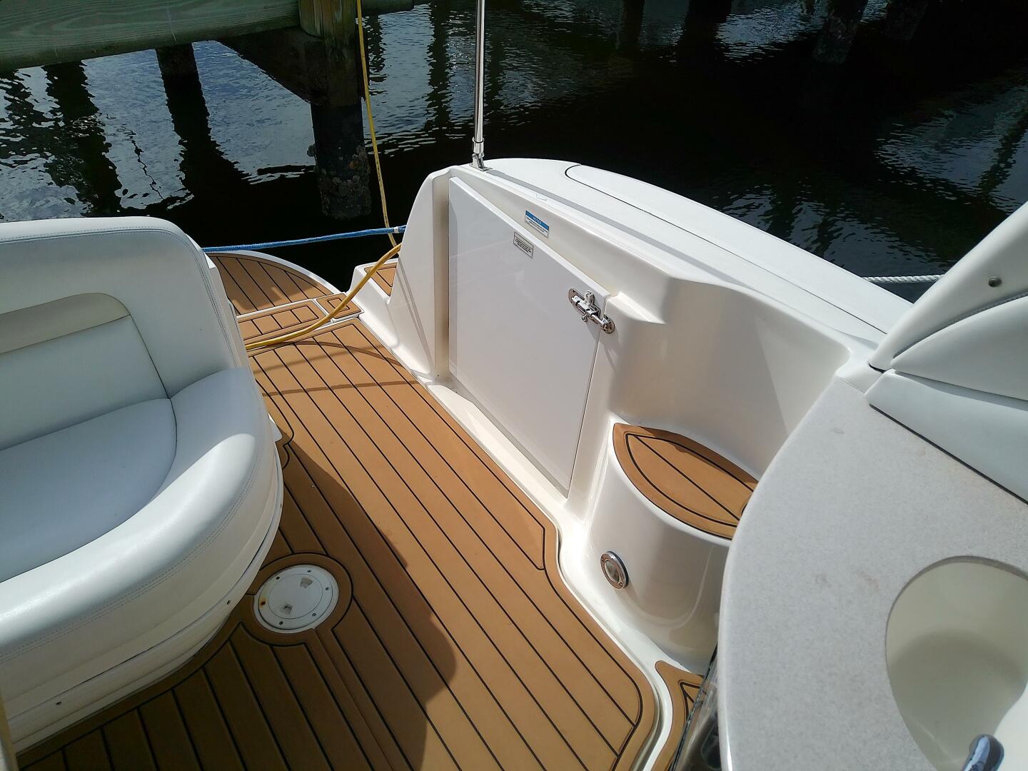 Slide: The Image of Sea Ray 320 Sundancer 2008 - 4950308