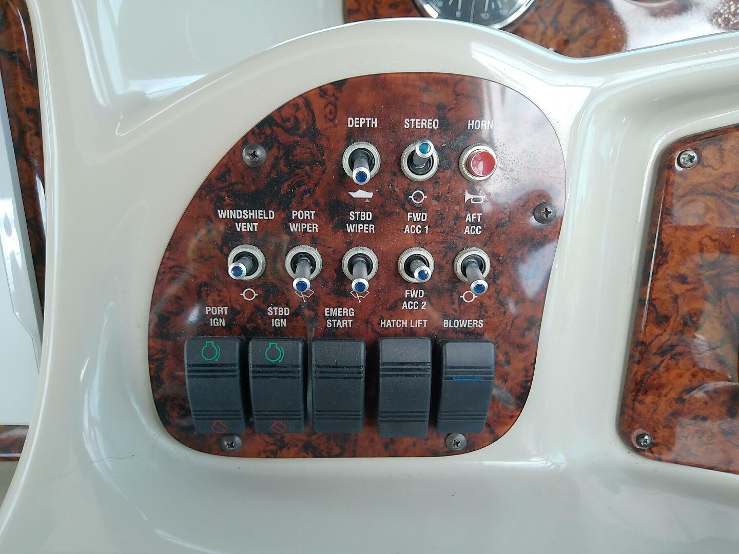 Slide: The Image of Sea Ray 320 Sundancer 2008 - 4950339