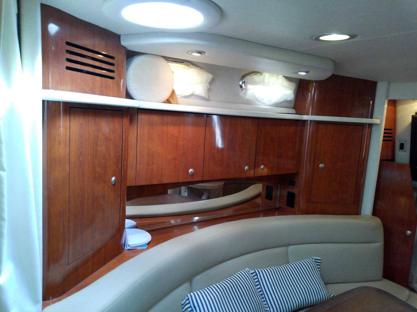 Slide: The Image of Sea Ray 320 Sundancer 2008 - 4950369