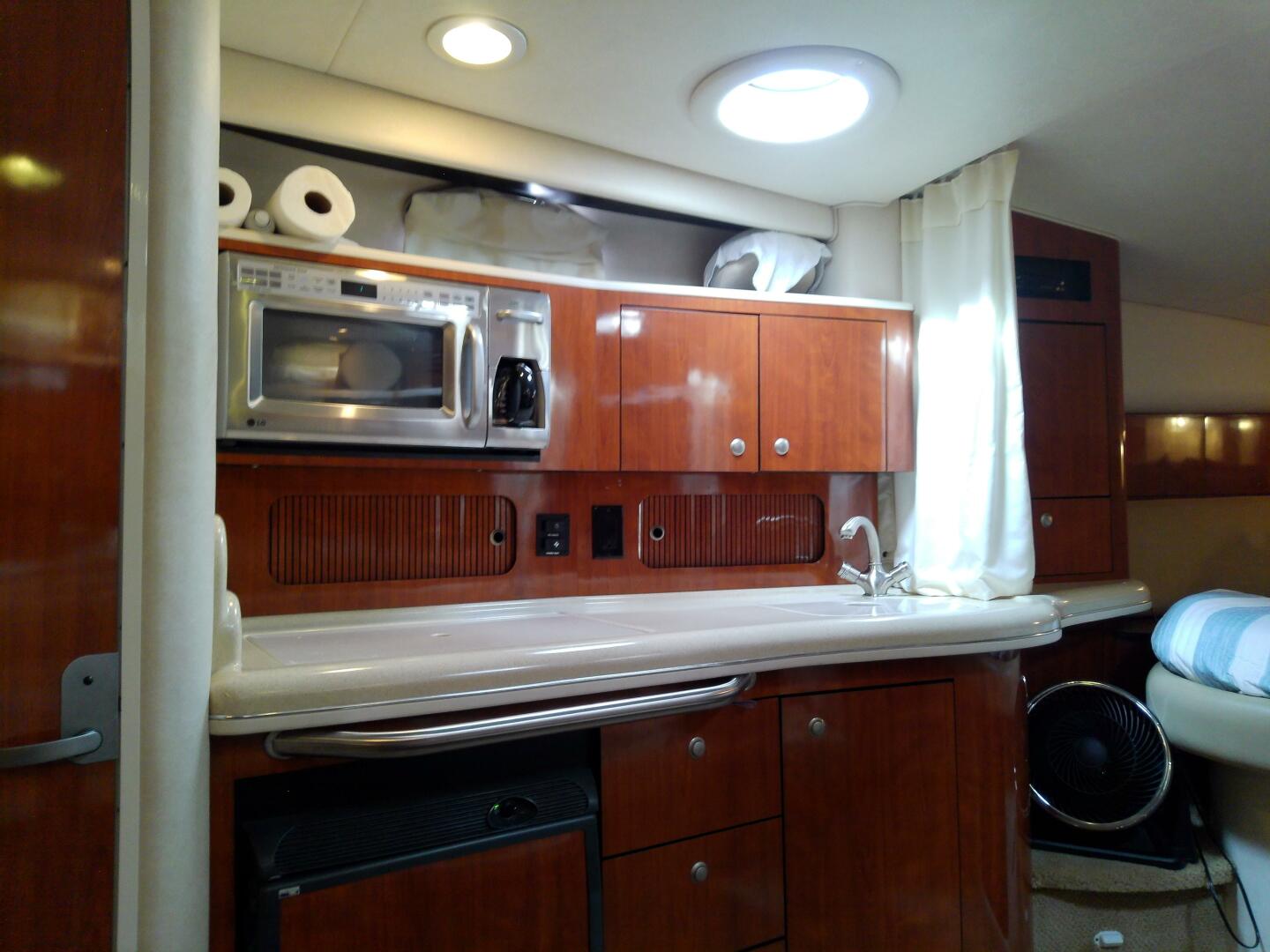 Slide: The Image of Sea Ray 320 Sundancer 2008 - 4950381