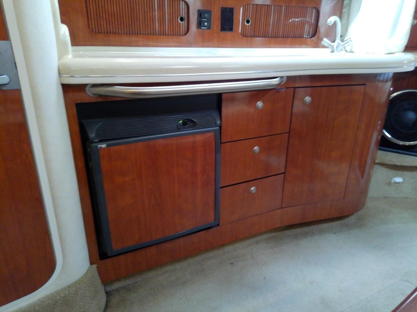 Slide: The Image of Sea Ray 320 Sundancer 2008 - 4950383