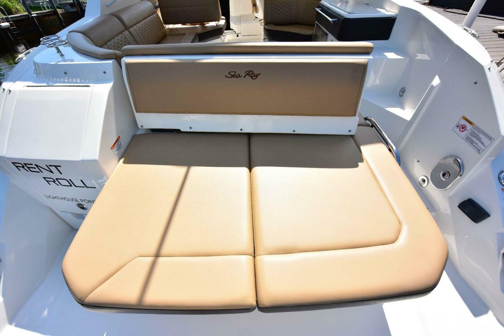 Slide: The Image of Sea Ray 320 Sundancer 2019 - 4580368