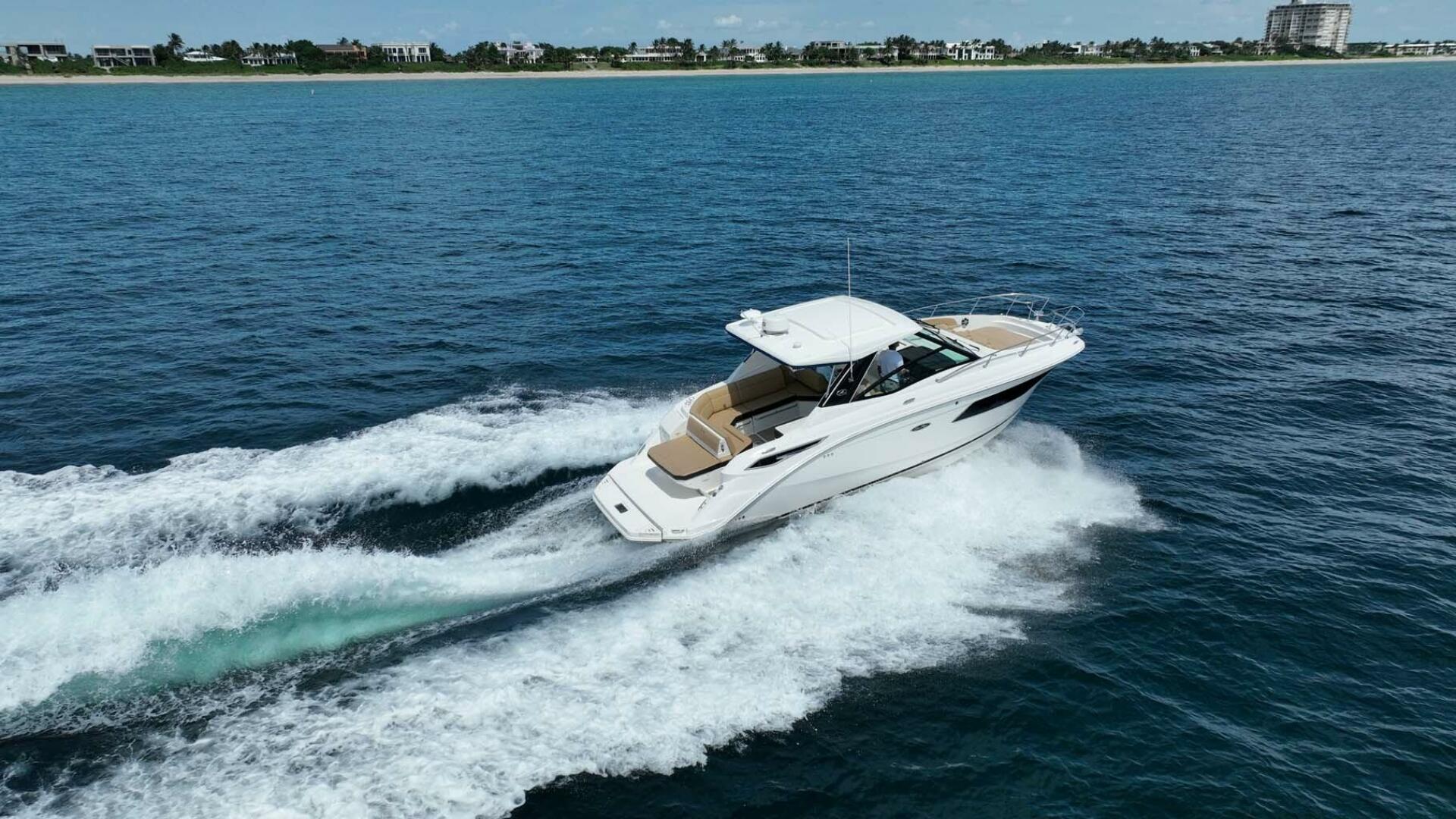 Slide: The Image of Sea Ray 320 Sundancer 2019 - 4580370