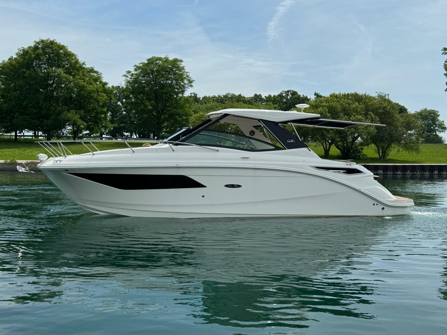 Slide: The Image of Sea Ray 320 Sundancer 2020 - 4504274