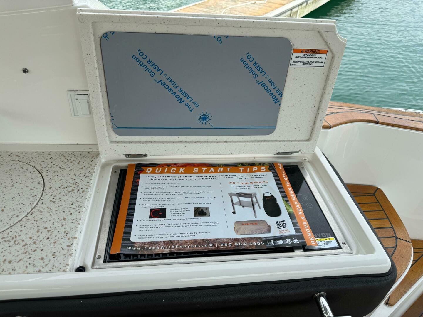 Slide: The Image of Sea Ray 320 Sundancer 2020 - 4504368