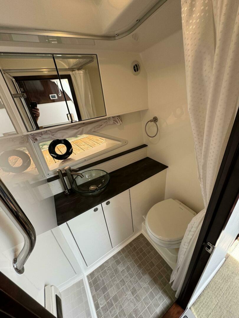 Slide: The Image of Sea Ray 320 Sundancer 2020 - 4504343
