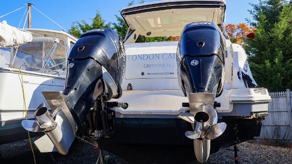 Slide: The Image of Sea Ray 320 Sundancer 2021 - 50