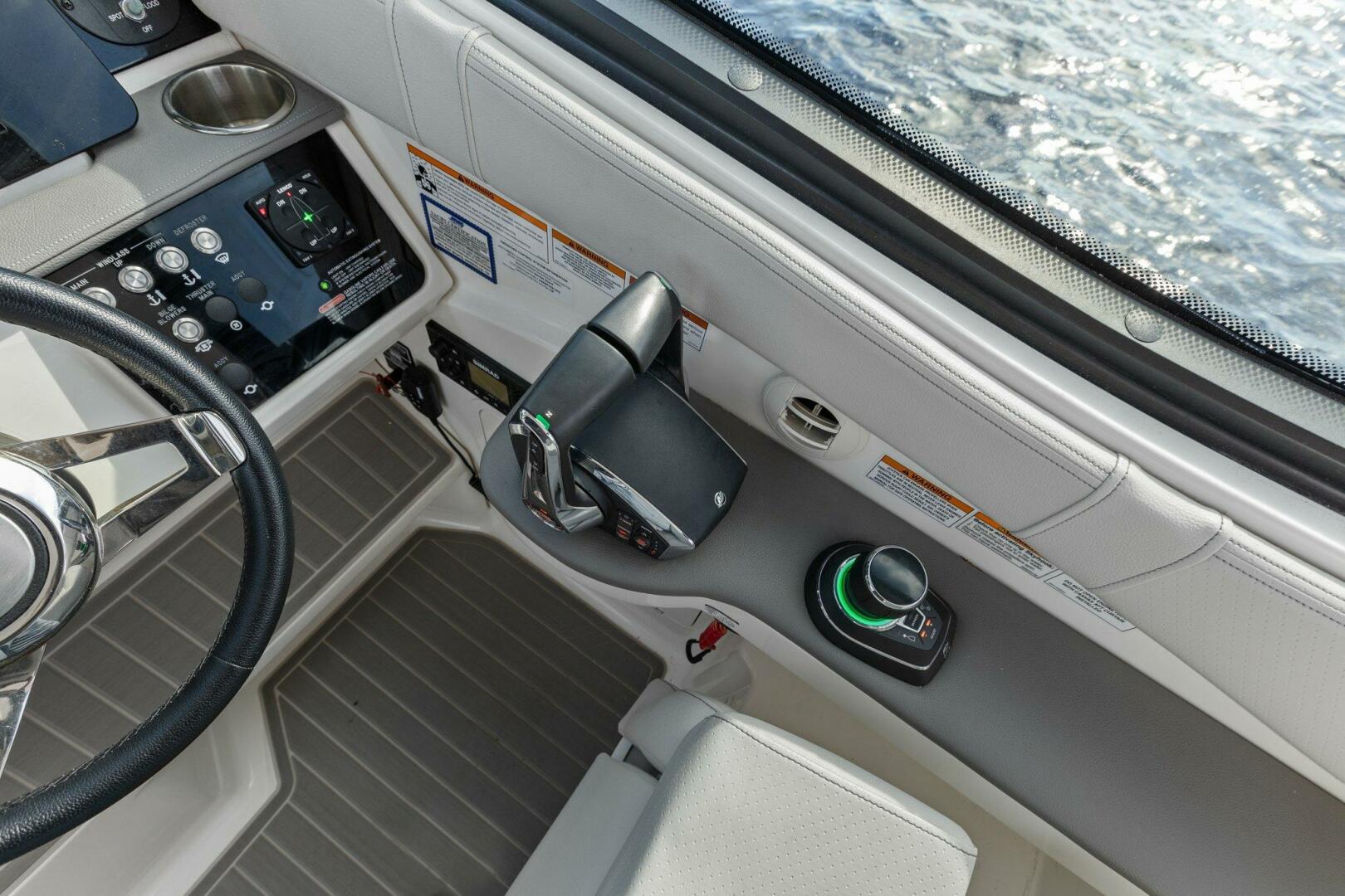 Slide: The Image of 2022 Sea Ray 32 Dancer - 4738815