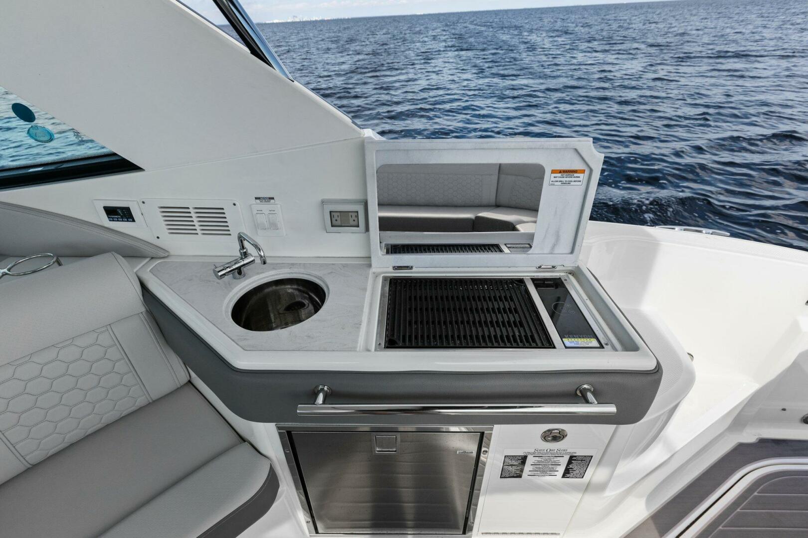 Slide: The Image of 2022 Sea Ray 32 Dancer - 4738830
