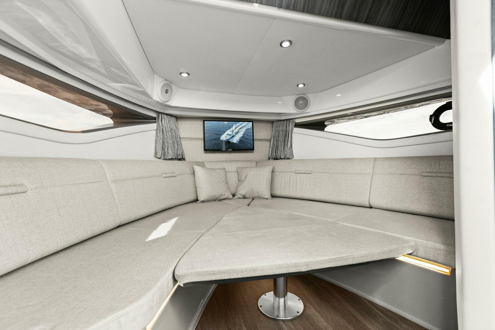 Slide: The Image of 2022 Sea Ray 32 Dancer Forward Cabin - 4738784