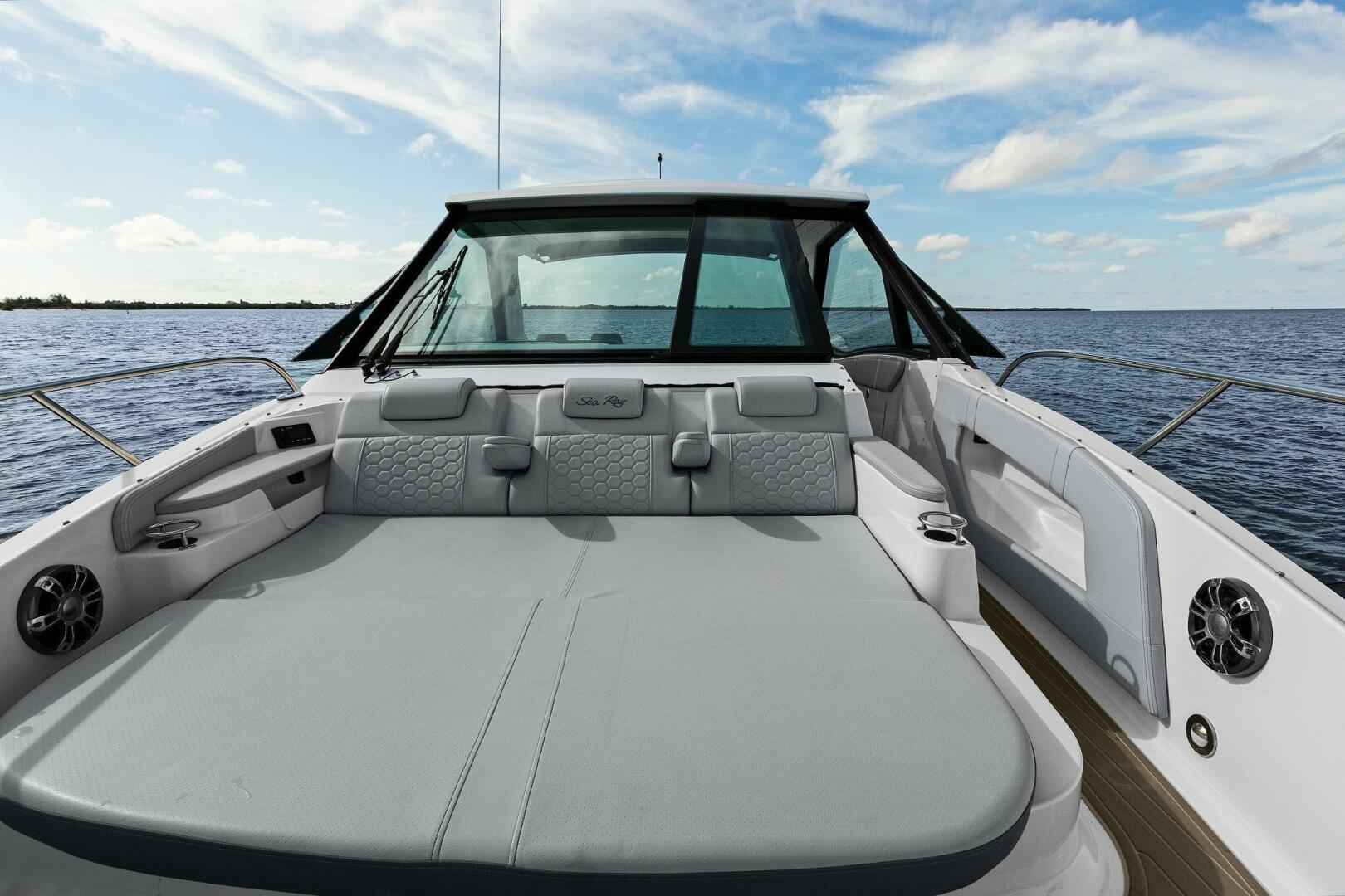 Slide: The Image of 2022 Sea Ray 32 Dancer Sundeck - 4738806