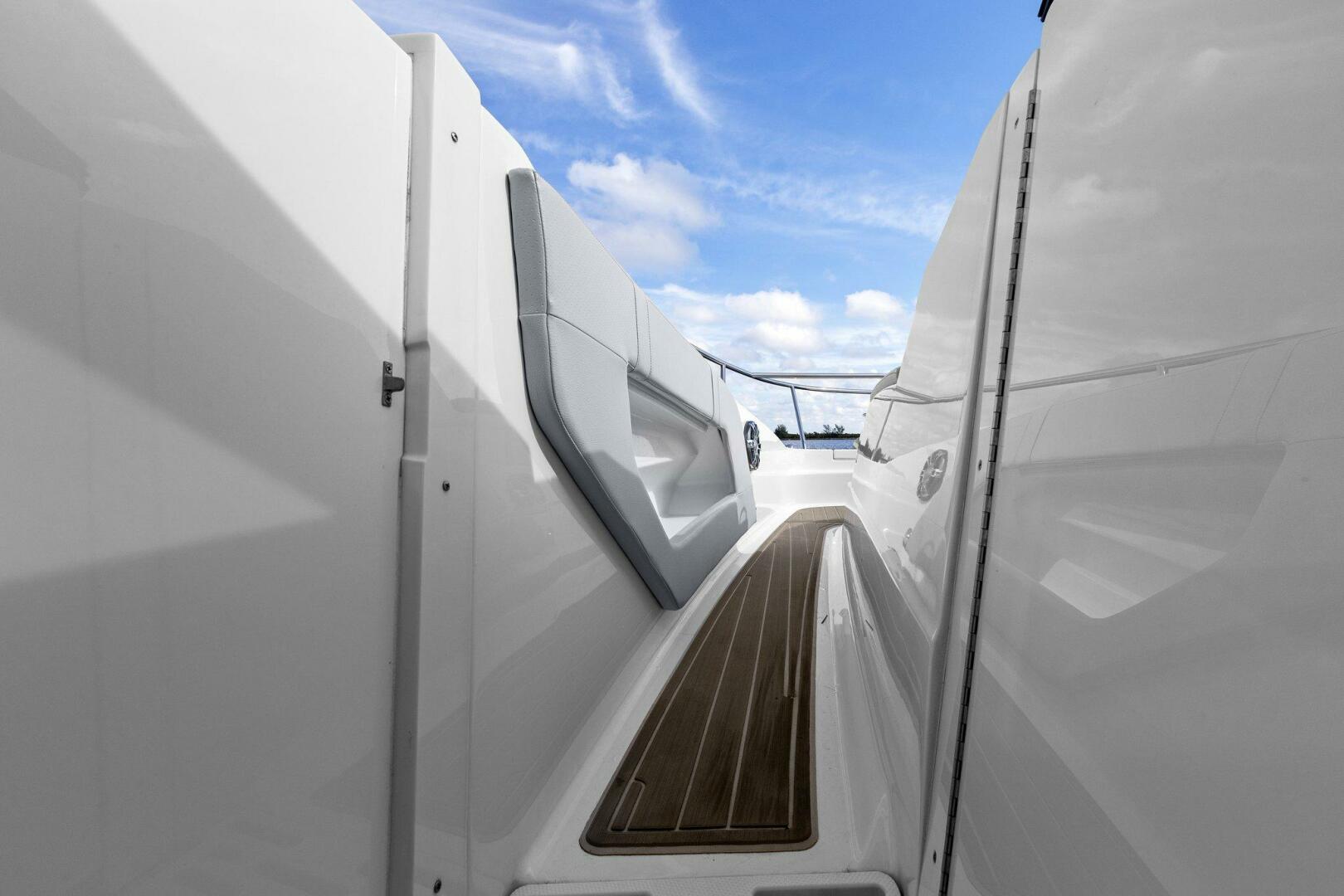 Slide: The Image of 2022 Sea Ray 32 Dancer - 4738809